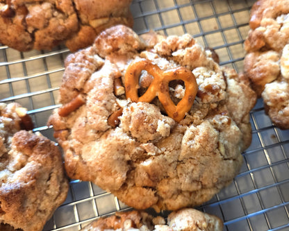 Pretzel Charm